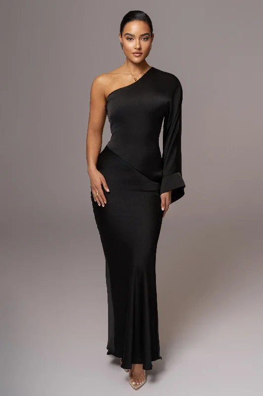 Black Femme Drape Maxi Dress